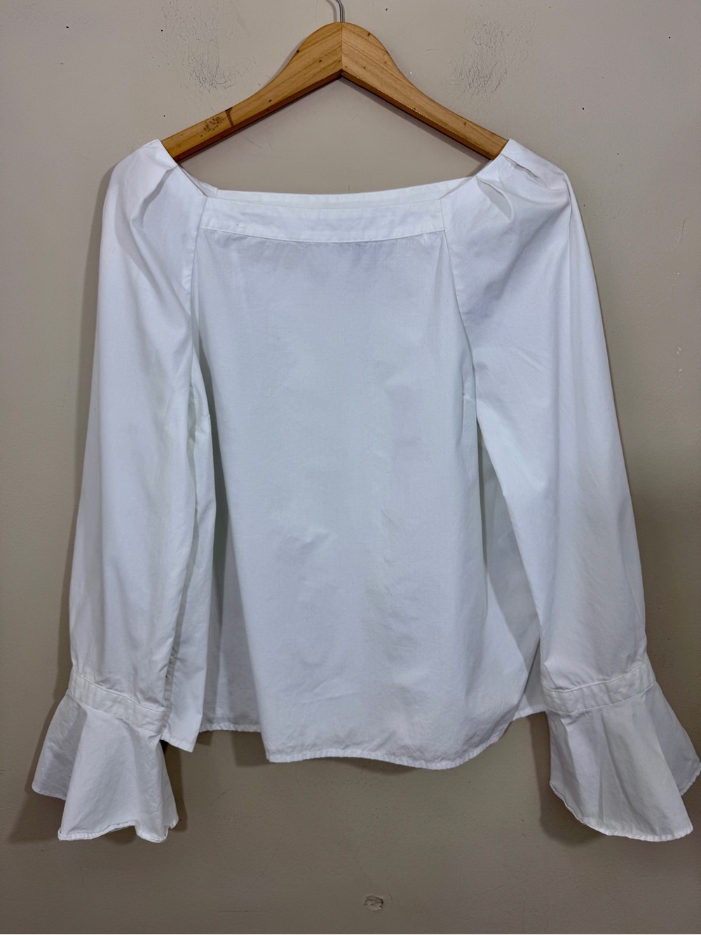 Banana Republic NWOT White Off-Shoulder Bell Cuff Blouse size M Minimalist Basic